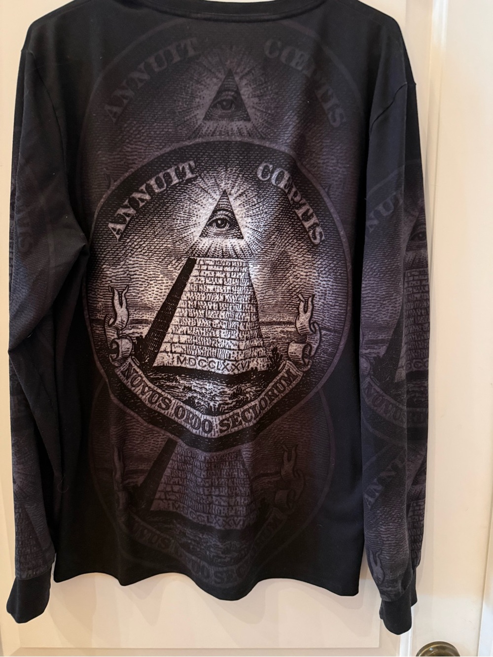 Blackmilk Black Long-Sleeve Pyramid Eye Graphic Tee - Picture 5 of 6